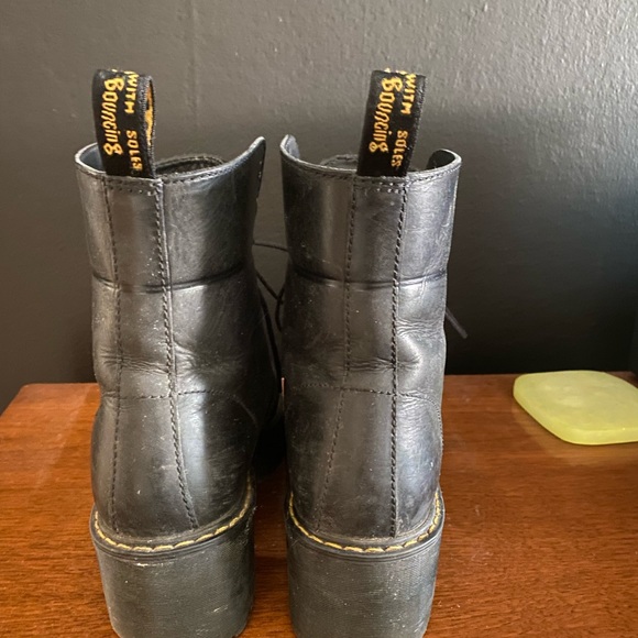 Dr. Martens SHRIVER HI WOMEN'S WYOMING LEATHER HEELED BOOTS sz 8 - Picture 5 of 5